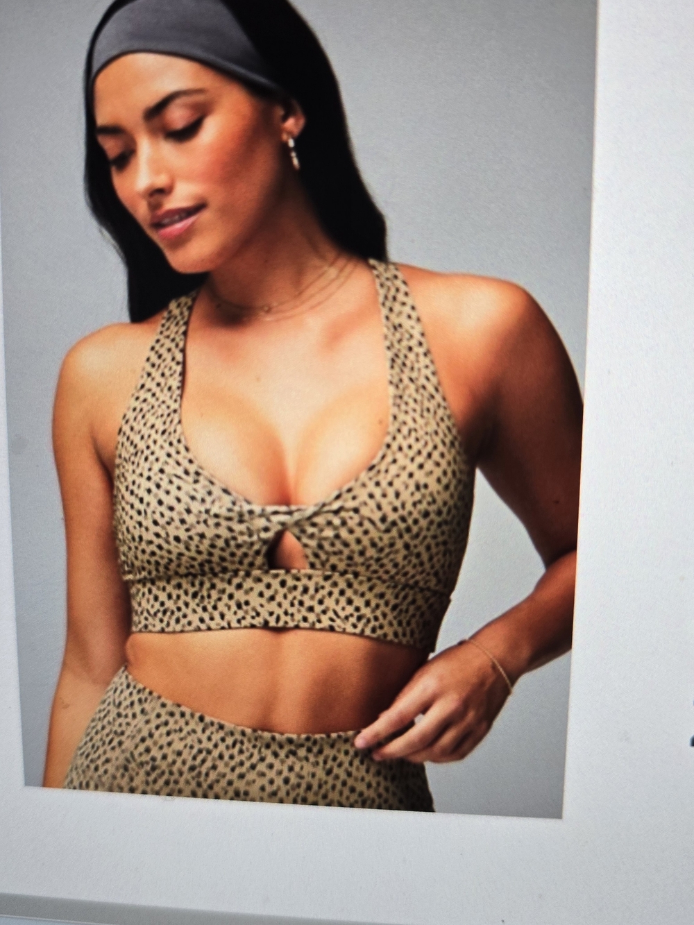 Fabletics Oasis Twist Medium Impact Sports Bra